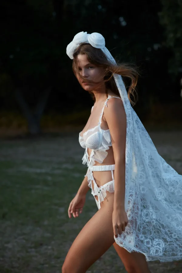 Woman For Love & Lemons Bridal Veil