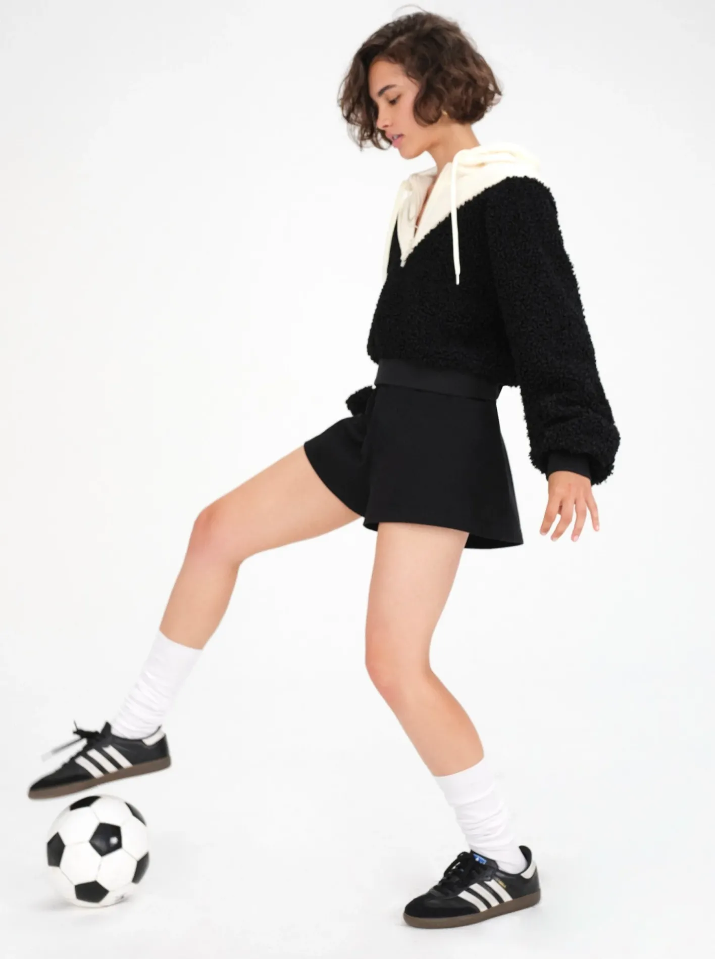 cozy_cropped_pullover_1-1.webp Woman For Love & Lemons Cozy Cropped Pullover