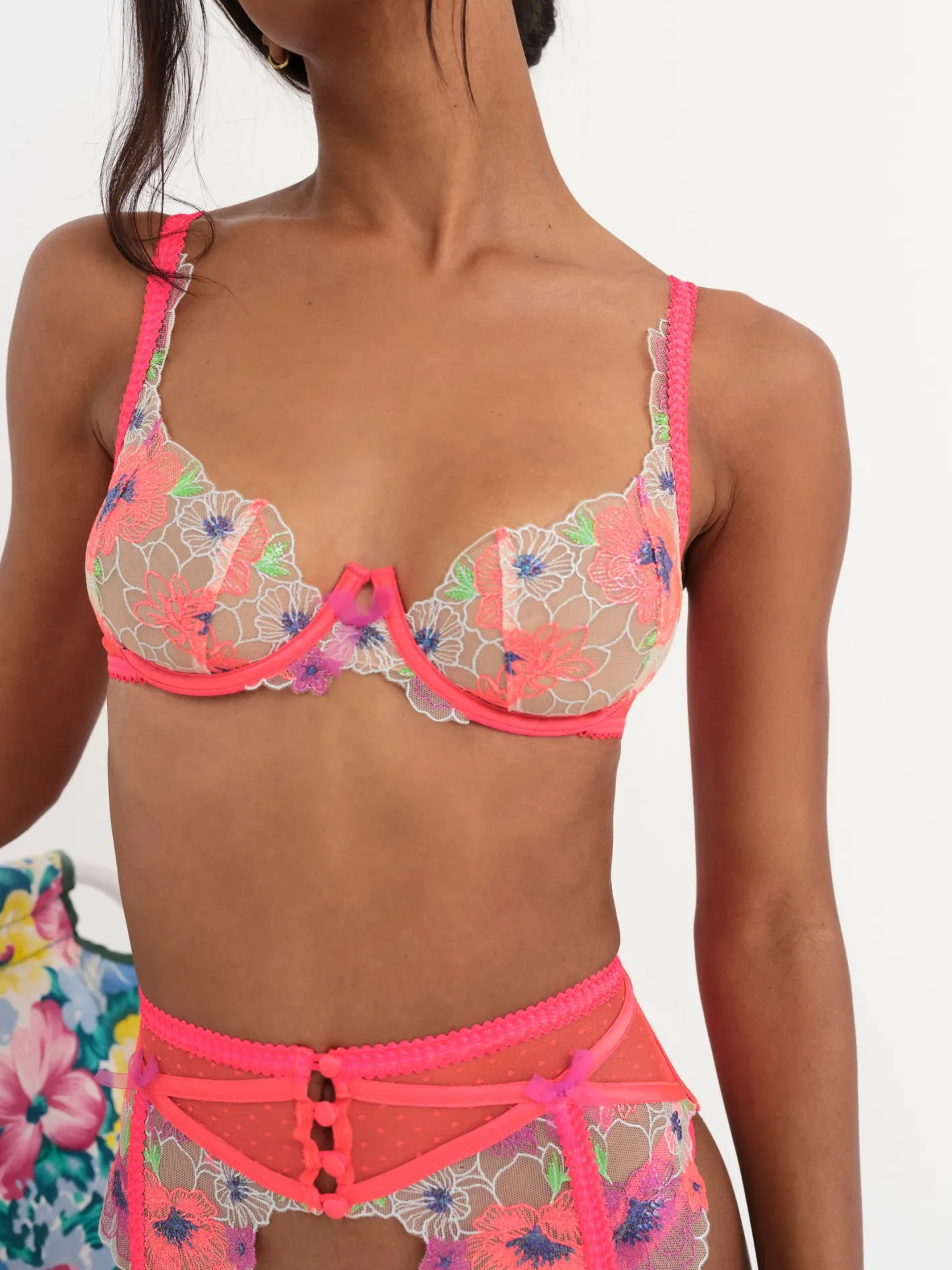 shimmer_zinnia_embroidery_1-1.webp Woman For Love & Lemons Shimmer Zinnia Embroidery Underwire Bra